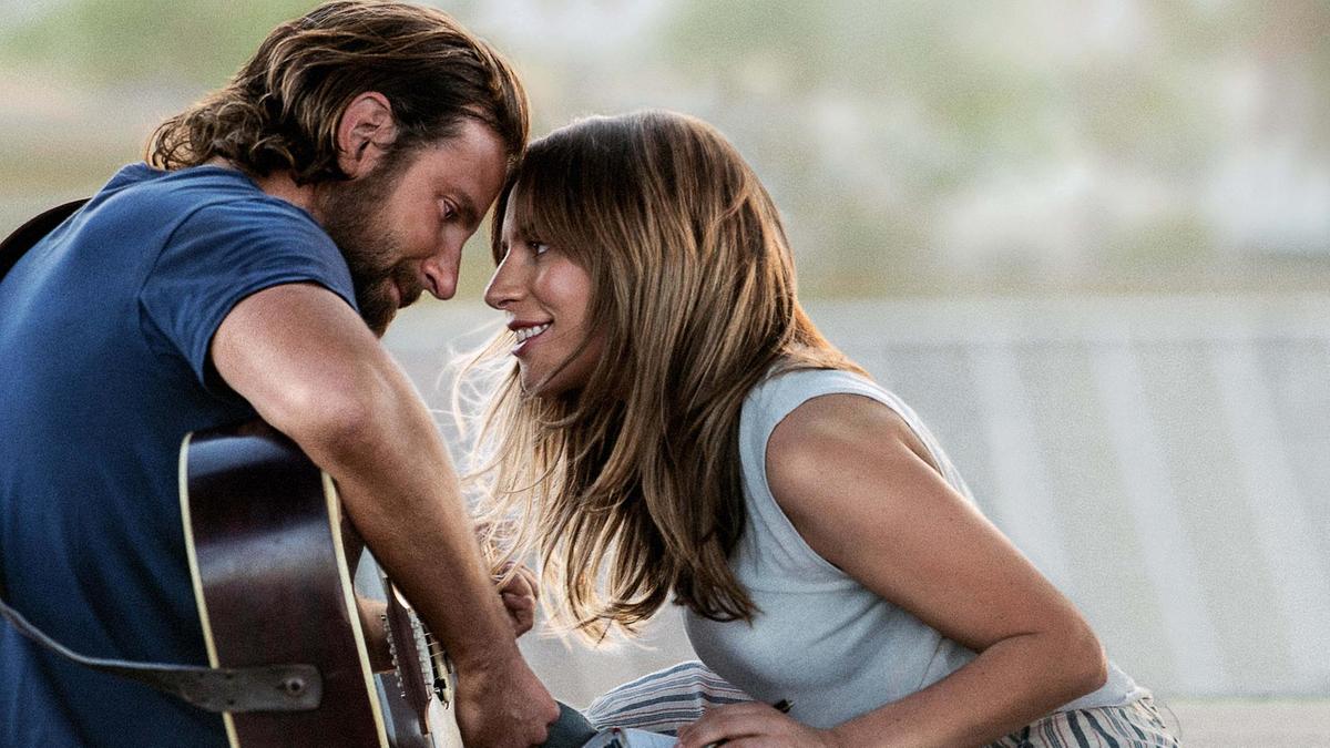 A Star Is Born bị ngôi sao phiên bản cũ chỉ trích thậm tệ: Ngày trước từng "chị chị em em", giờ quay ra chửi không chừa điểm nào!