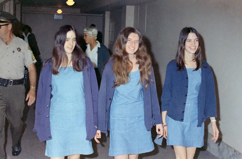 Charles Manson followers Susan Atkins, Patricia Krenwinkel and Leslie Van Houten walk to a court appearance on Aug. 20, 1970.