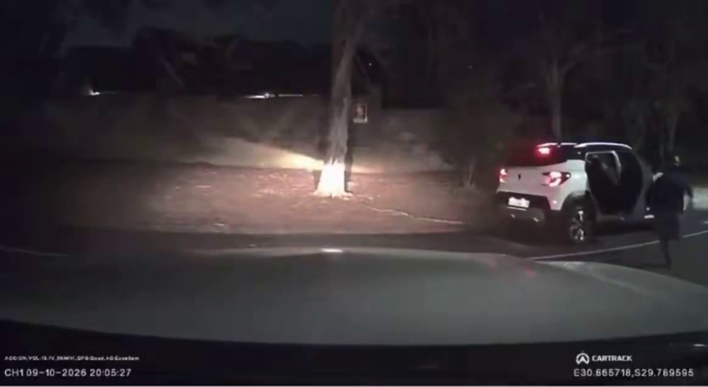 Dashcam footage of a South African father defending his family from hijackers in Pinetown.